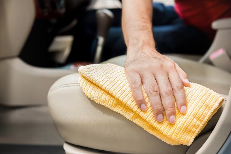 Quelles sont les erreurs fatales à éviter lors du nettoyage de votre habitacle ?